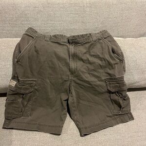 Redhead men’s size 36 cargo shorts multiple utility pockets olive color